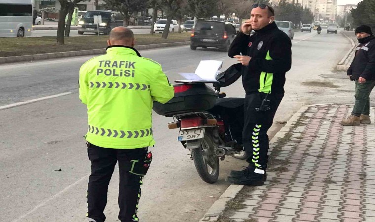 Konyada motosiklet yayaya çarptı: 2 yaralı