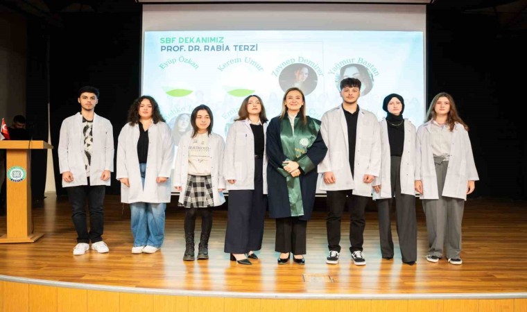 KOSTÜde beyaz önlük giyme töreni