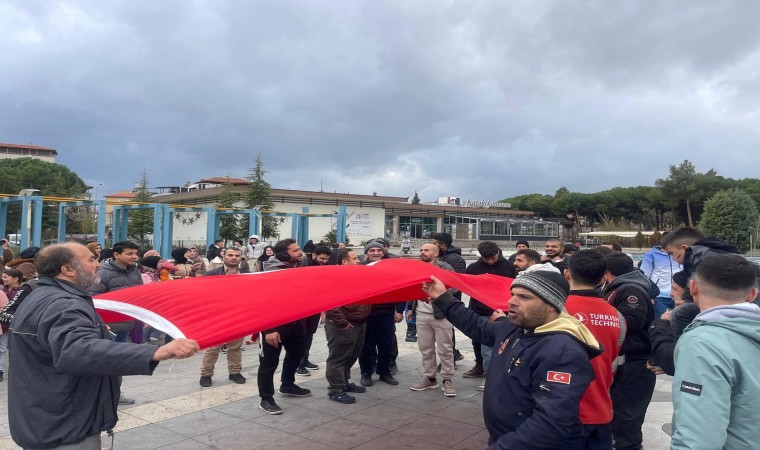 Kuladaki Suriyeli vatandaşlardan özgürlük yürüyüşü