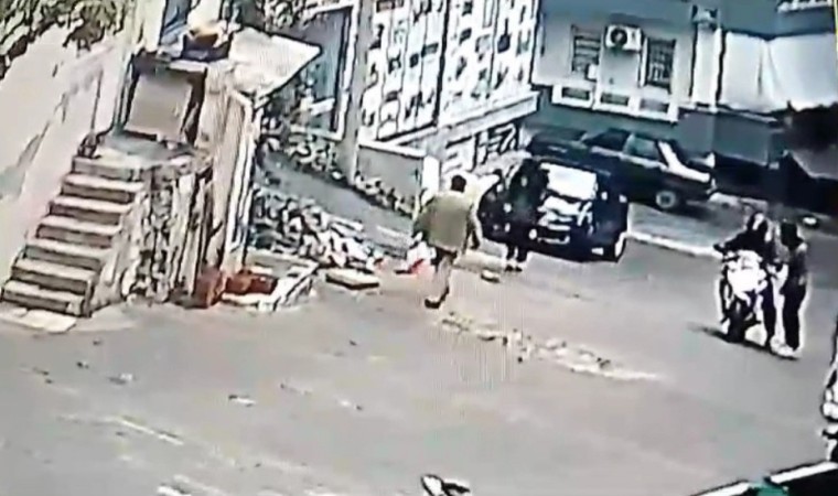 Kuşadasında kar maskeli soyguncular güpegündüz ev soymaya kalktı