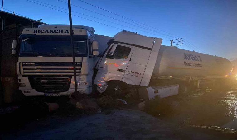 LPG yüklü tanker tıra çarptı: Facianın eşiğinden dönüldü