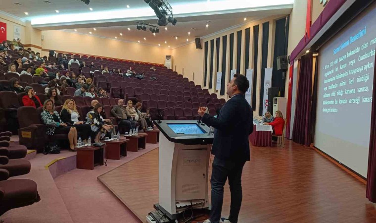 Manisada 10 Aralık Dünya İnsan Hakları Paneli düzenlendi