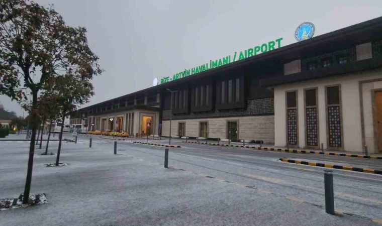 Rizede bugün fırtına, hortum, dolu, yağmur, kar hepsi var