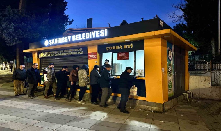 Şahinbeyden vatandaşın içini ısıtan ikram