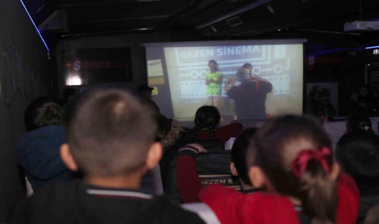 Sakaryada sinema çocukların ayağına gidiyor