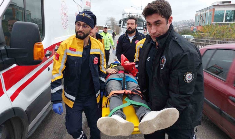 Samsunda köprü üstünde kaza: 3 yaralı