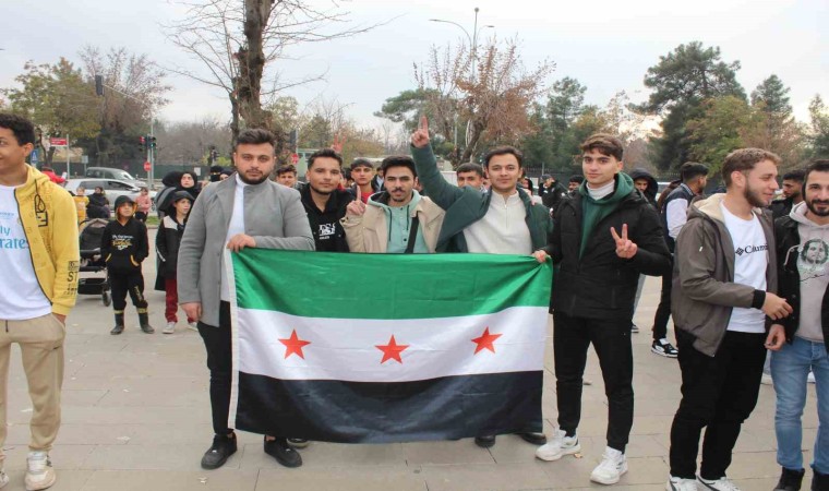 Siirtteki Suriyeliler, Esed rejiminin düşüşünü kutladı