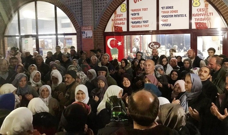 Simavda umreciler dualarla uğurlandı