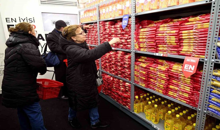 Şişli Belediyesinin Gezici Kent Market aracı yola çıktı