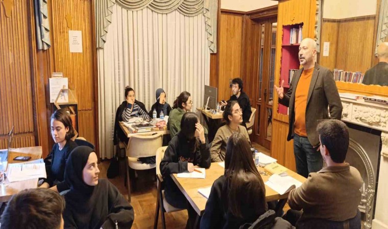 Sökenin gençleri kitabevinden memnun