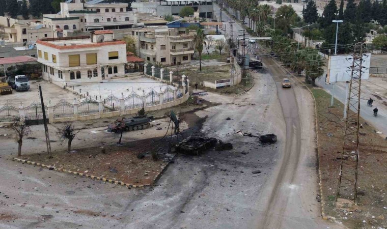 Suriyedeki çatışmaların izleri Hama sokaklarında