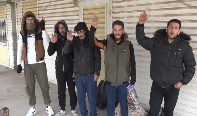 Suriyeliler Türkiyeye teşekkür ederek memleketlerine dönüyor