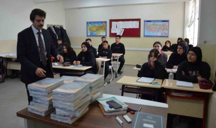 Tercanda kitaplar dağıtıldı