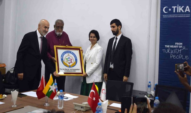TİKAdan Myanmarda hastaneye tıbbi ekipman desteği