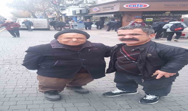 Tiyatroların sevilen cücesi, ‘Çaycı Hüseyin ile bir araya geldi