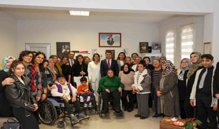 Vali Aygölden özel bireylere büyük destek