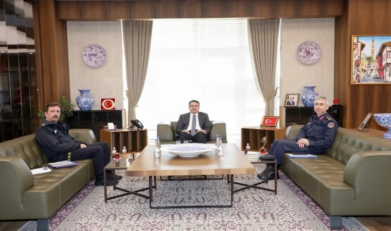 Vali Işın: Vatandaşlarımızın güvenliği için gece gündüz demeden çalışmaya devam edeceğiz