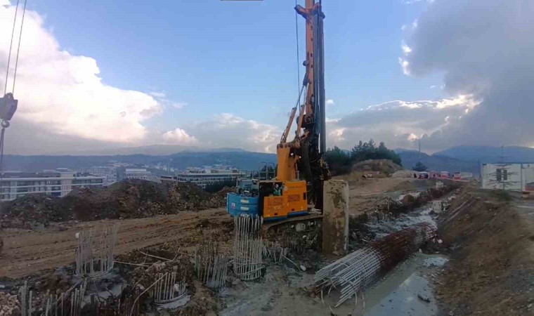 Yalovada çöken hastane yolunun yapımına devam ediliyor