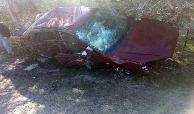 Yatağandaki kazada hurdaya dönen araçtan sürücü yaralı kurtuldu