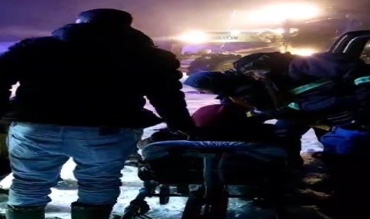 Yolu kardan kapalı köyde yüz felci geçiren kadının imdadına özel idare ve 112 yetişti