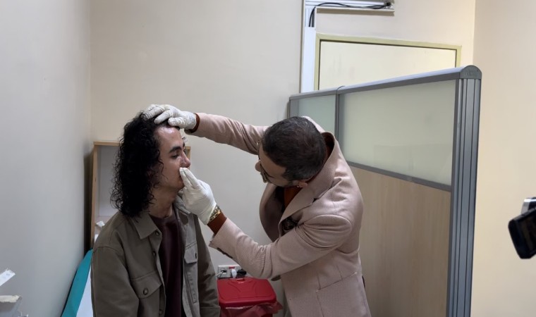 Yüksekova Devlet Hastanesinde bir ilk: 24 yaşındaki gence yeni burun kanadı yapıldı