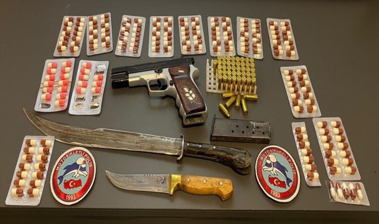 Yunus polisleri silah ve uyuşturucu ele geçirdi