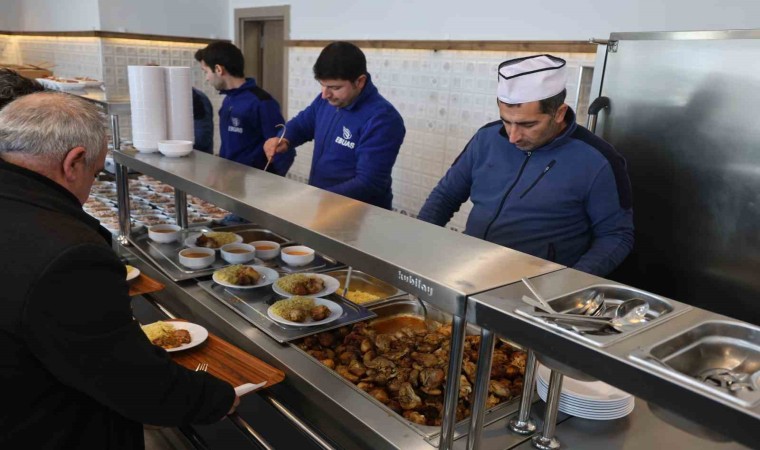 4 çeşit yemeğin 50 lira olduğu Şehir Lokantasına vatandaşlardan tam not