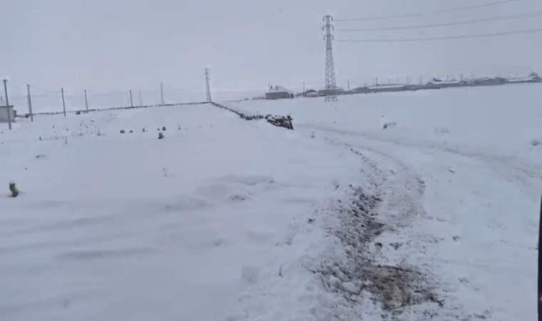 Adilcevazda karla mücadele çalışması devam ediyor