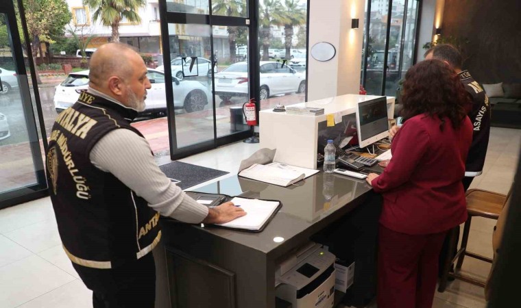 Antalyada günübirlik konaklama yerleri ve araç kiralama firmaları denetlendi