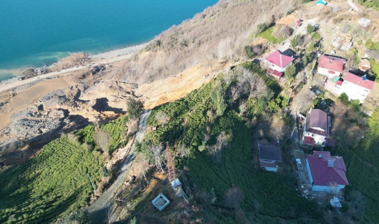 Arhavide heyelan tehlikesi sürüyor, Güngören köyü sakinleri tedirgin