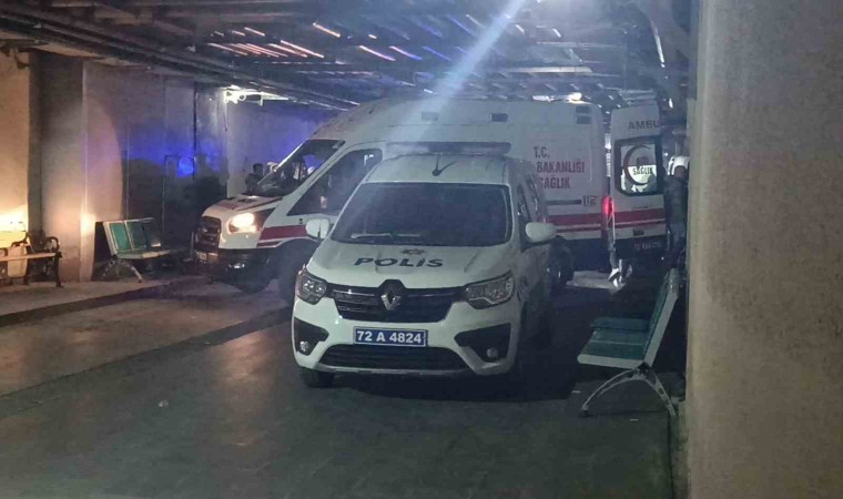 Batmanda eski karısıyla kavga eden şahıs aldığı bıçak darbesiyle öldü