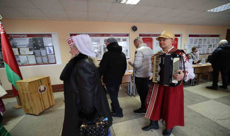 Belarusta halk devlet başkanlığı seçimi için sandık başında