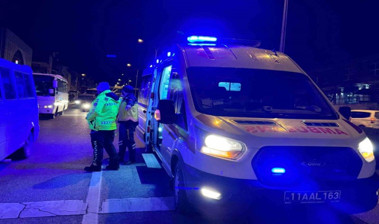 Bilecikte otomobil ile motosiklet çarpıştı: 1 yaralı