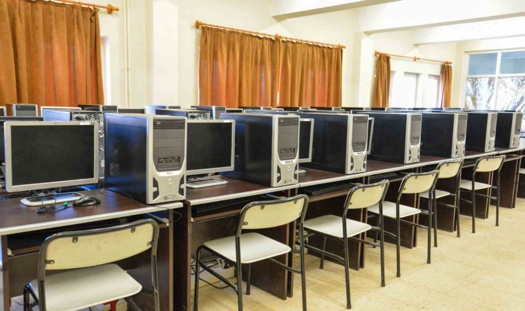BŞEÜnin bilgisayar laboratuvarları yenilendi