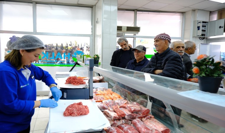 Büyükşehirin ‘Emekli Kartını Aydınlılar çok sevdi