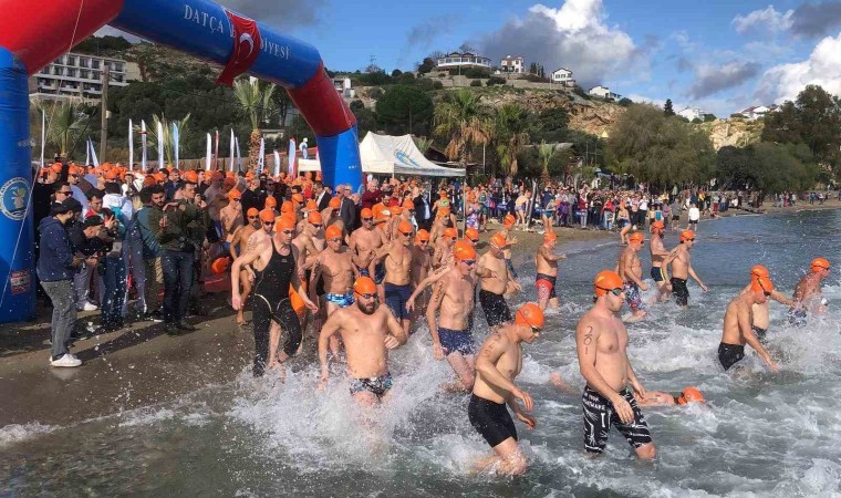 Datçada 19. Açık Kış Yüzme Maratonu start aldı