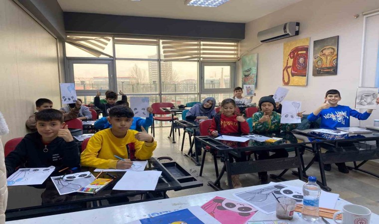 Elazığda gençlik merkezlerinde eğitimler sürüyor