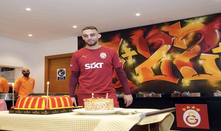 Galatasarayda, Berkan Kutlunun doğum günü kutlandı