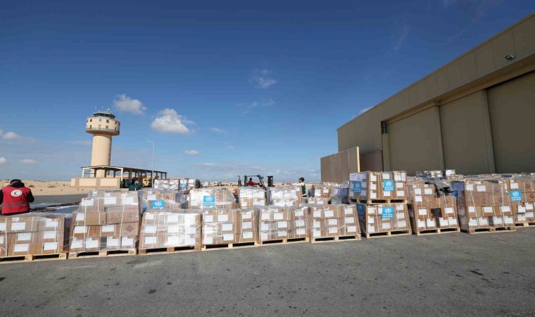 Gazzeye ateşkesin altıncı gününde 339 insani yardım tırı girdi