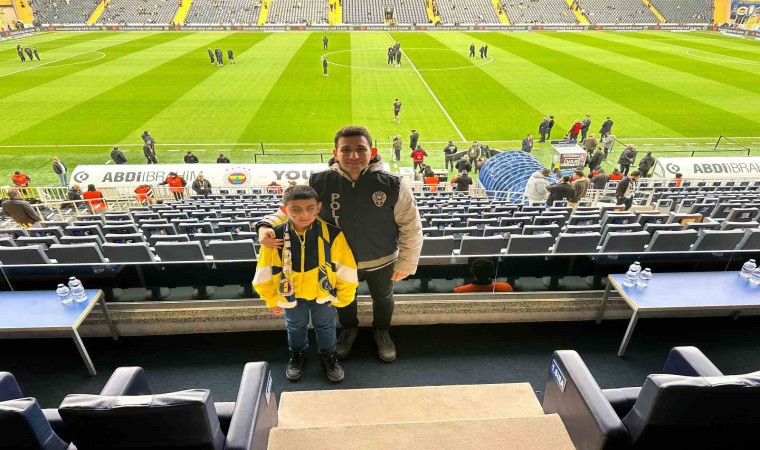 Görme engelli Abdullahın statta maç hayali gerçek oldu
