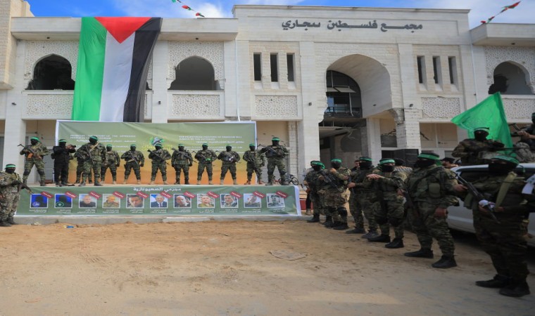 Hamas, 4 İsrailli kadın esiri Kızılhaça teslim etti