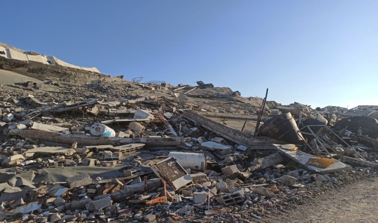 İsrailin Netzarim Koridorunun bir kısmından çekilmesinin ardından Al-Zahra kentine dönenler yıkımla karşılaştı