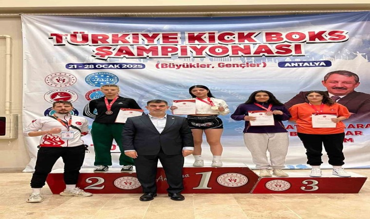 Kütahyalı Asya Türkel Türkiye Kick Boks Şampiyonasında ikincilik elde etti