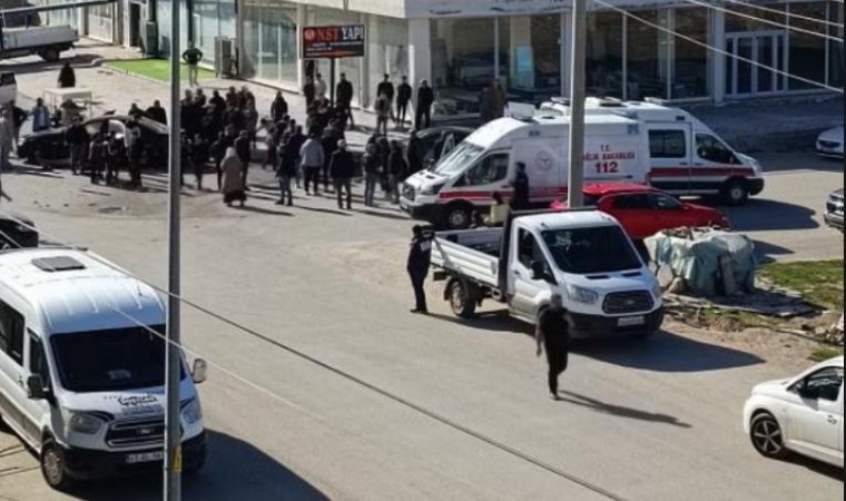 Mardinde iki otomobil çarpıştı: 2 yaralı