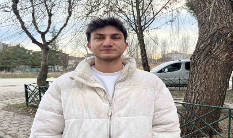 Polisin trafiği tehlikeye atan motosikletlileri ilginç yakalama yöntemi kamerada