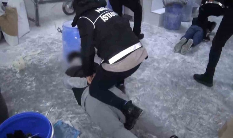 Sanayi “marangoz atölyesi” görüntüsünde uyuşturucu imalathanesi