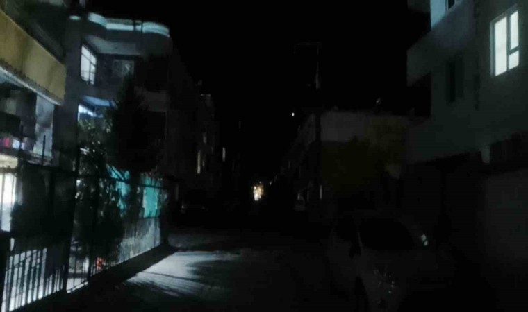 Şanlıurfada sokaklar karanlığa gömüldü