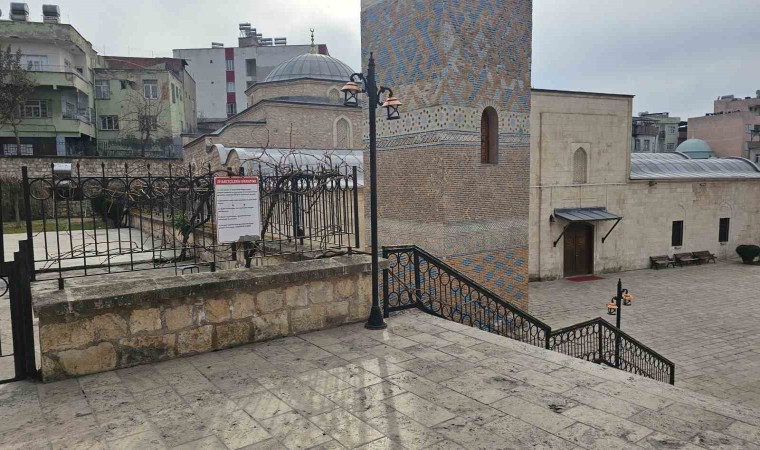 Siirtte 9 asırlık cami yıllara meydan okuyor