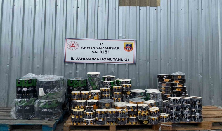 Taklit peynir üretim tesisine yapılan operasyon jandarma kamerasına yansıdı