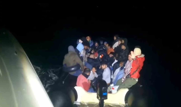 11’i çocuk 31 göçmen, lastik botta yakalandı